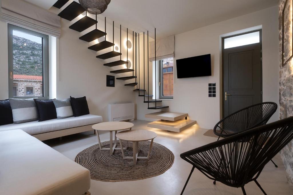 TV a/nebo společenská místnost v ubytování Zaira Hotel