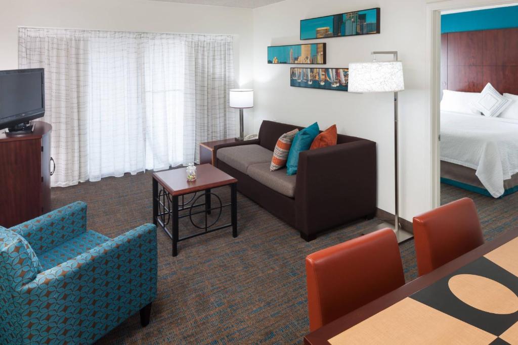 Residence Inn by Marriott Seattle Downtown/Lake Union - Two-Bedroom Suite With Balcony