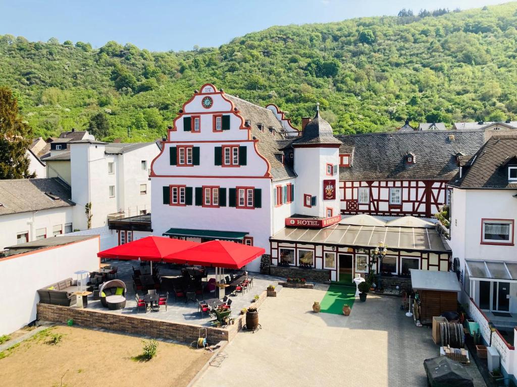 Nespecifikovaný výhled na hory nebo výhled na hory při pohledu z hotelu