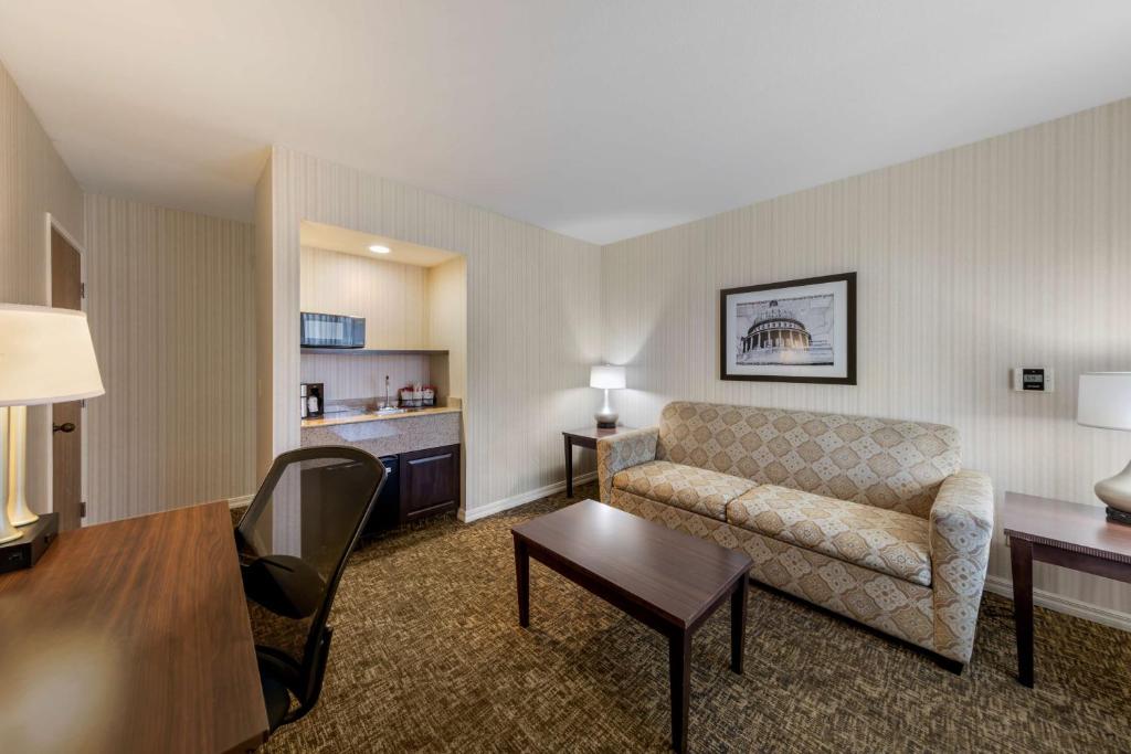 Een zitgedeelte bij Best Western Plus Big America
