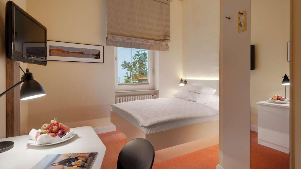 Rheinhotel Dreesen - Standard Einzelzimmer Mit Blick Auf Den Innenhof