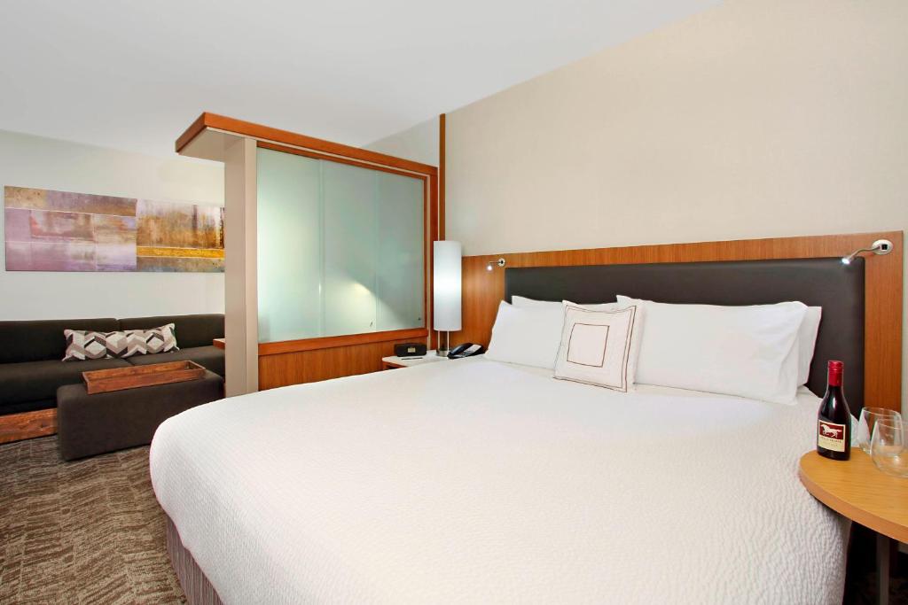 SpringHill Suites by Marriott Madera photo