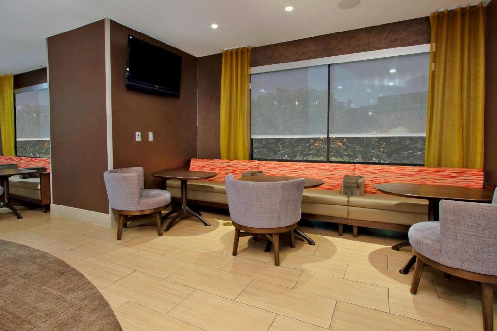 SpringHill Suites by Marriott Madera photo