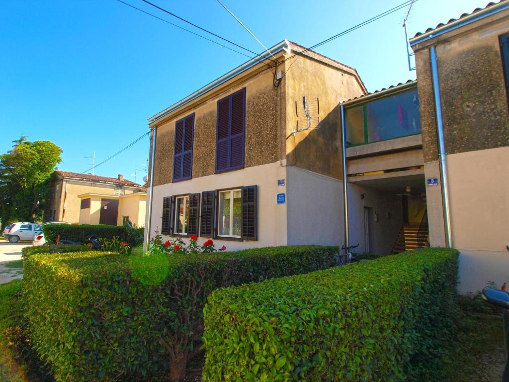 Apartments with parking space Fazana - 20838