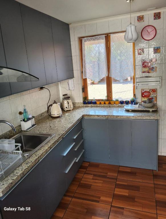 Kuchyň nebo kuchyňský kout v ubytování Casa Emiluz