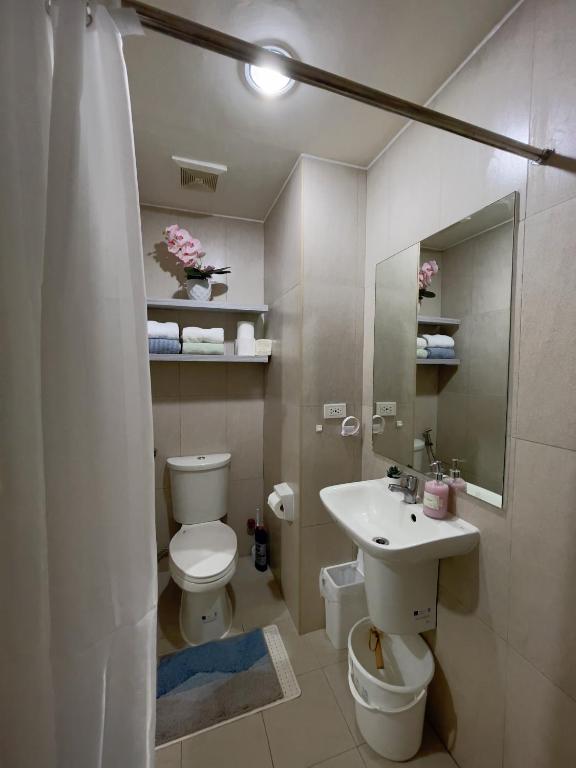 Inspiria Condo Units beside Abreeza Mall Davao - Estudio Con Balcón