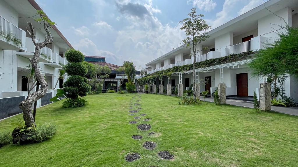 Giardino di LPP Convention Hotel Demangan