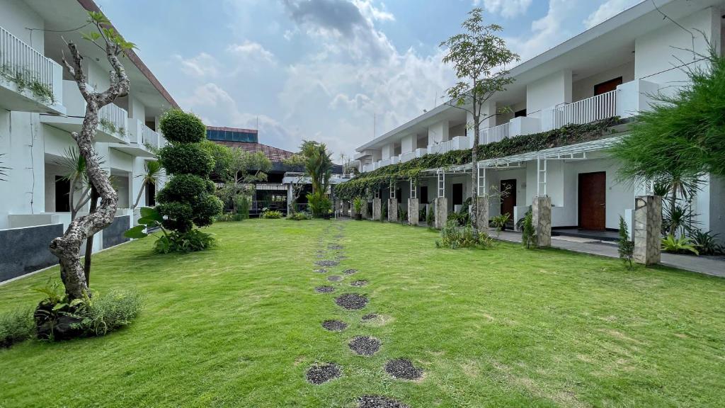 Giardino di LPP Convention Hotel Demangan