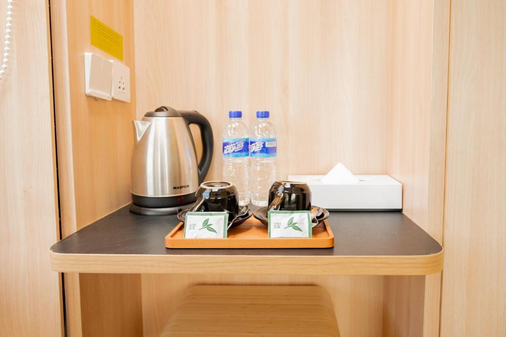 Set per la preparazione di tè e caffè presso Bobocabin Umarato, Sumba