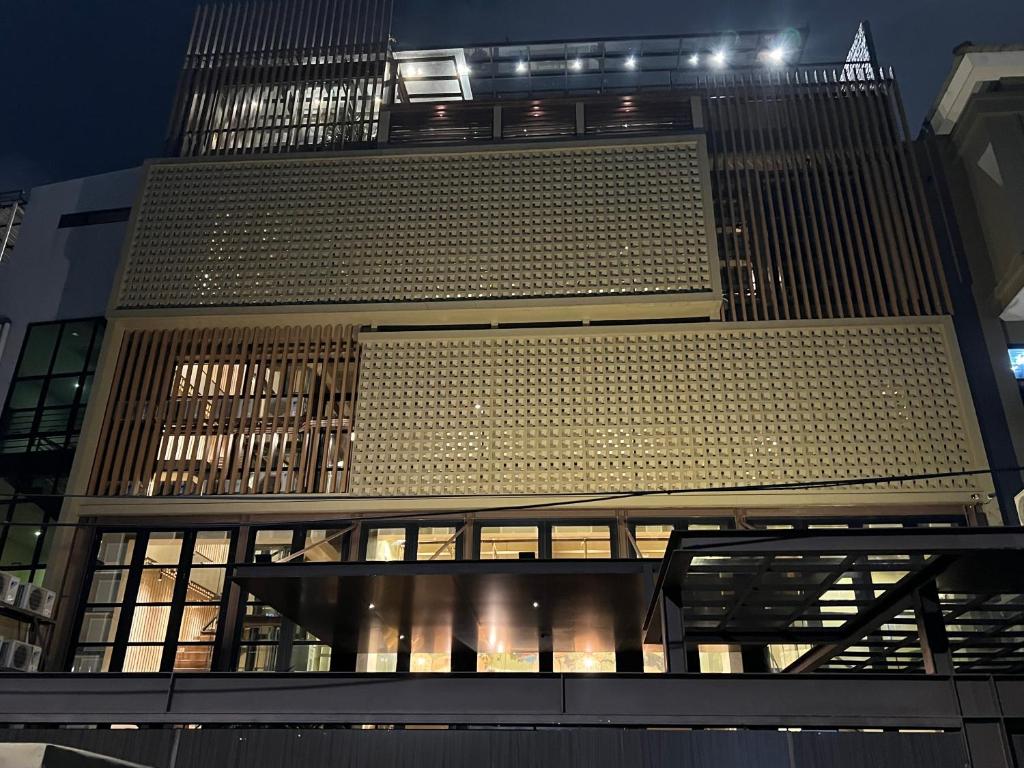 El edificio en el que está el hotel