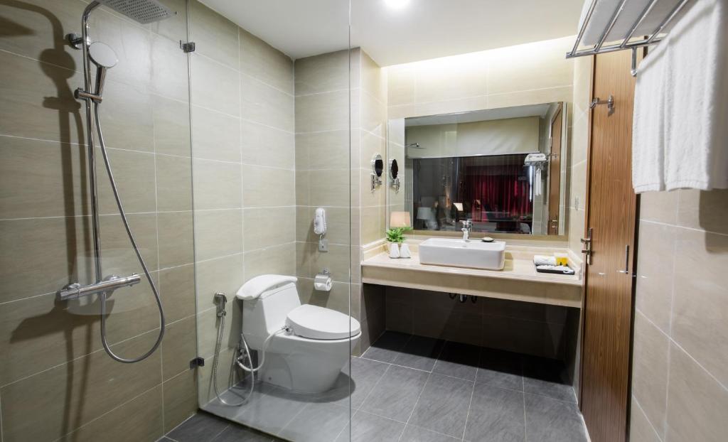 Phòng Thông Nhau Qua Cửa Nối