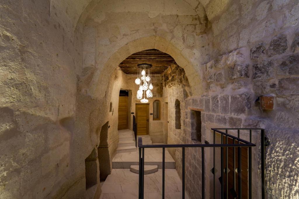 The Niche Cave Hotel - 4