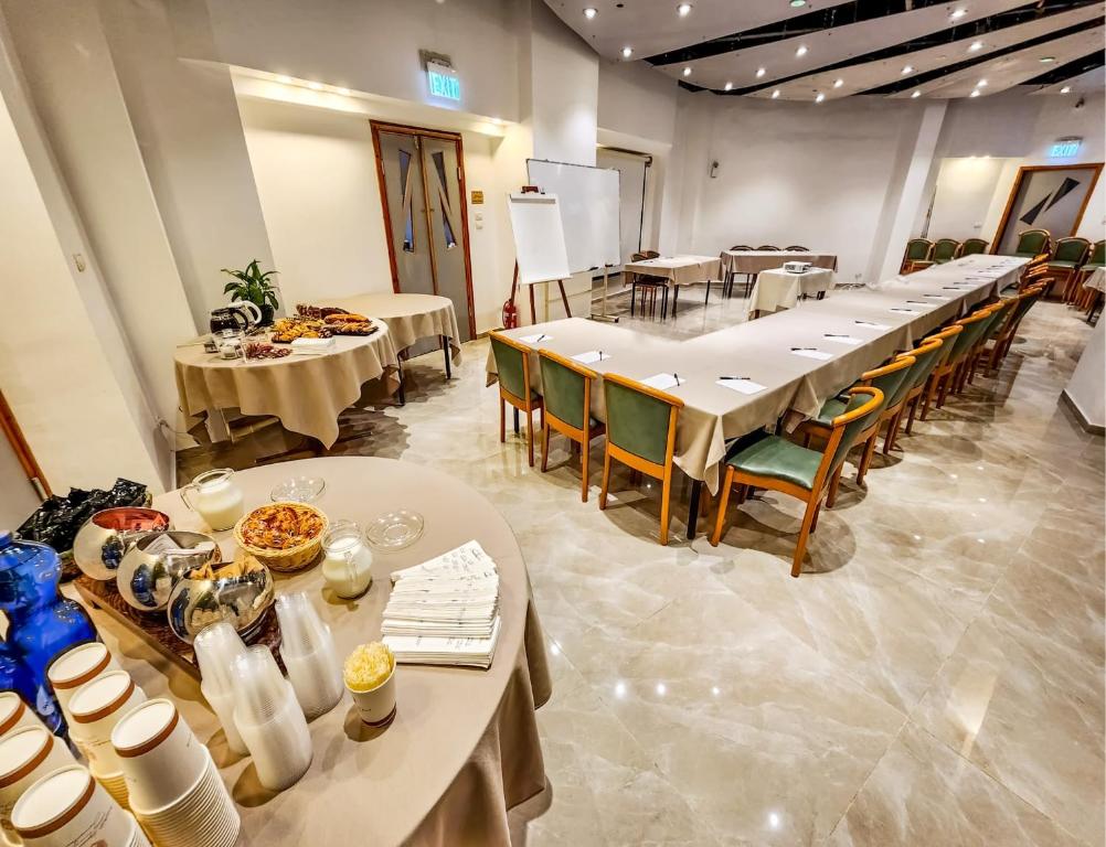 Restaurace v ubytování Golden Walls Hotel