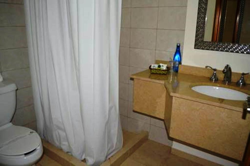 Koupelna v ubytování Hotel Ruiz Milán
