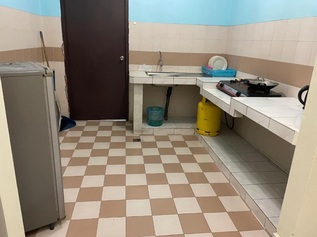 KUHARA COURT APARTMENT SUITE - Three-Bedroom Apartment