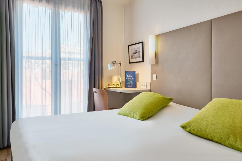 
 Double Room for Single Occupancy  
