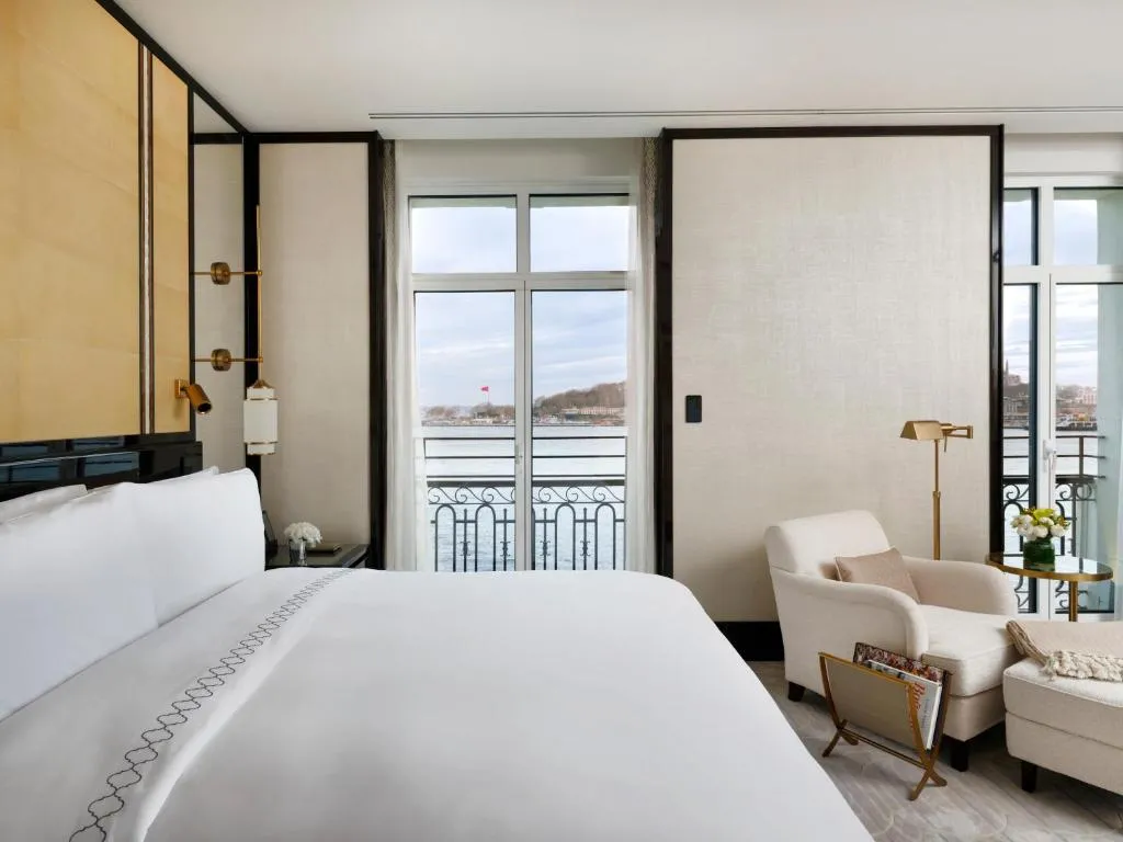 King Suite with Sea View