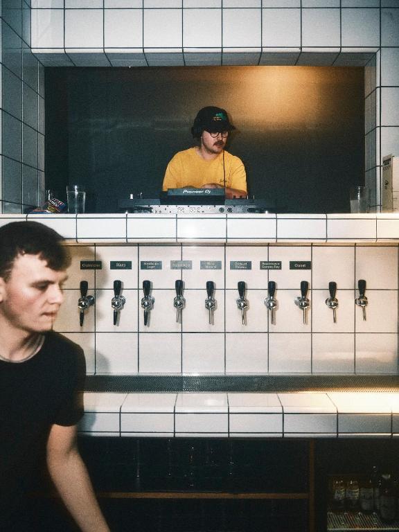 The 1852 Hotel - Self Check-in - Resim 26