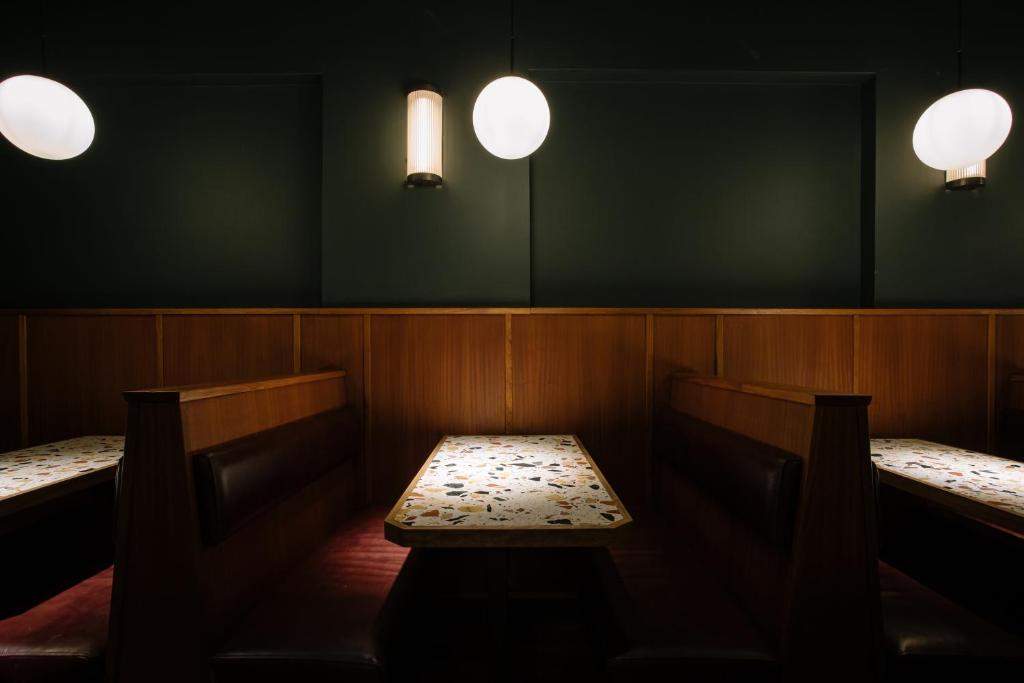 The 1852 Hotel - Self Check-in - Resim 30