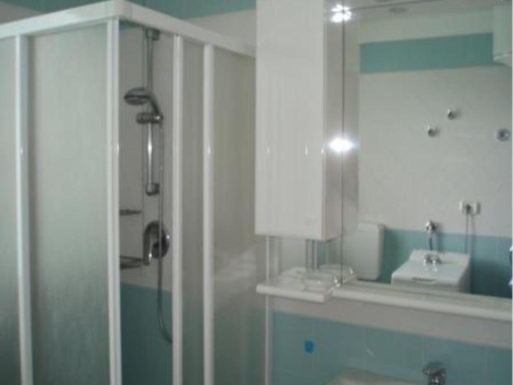 A bathroom at Lovely beachside flat - Beahost