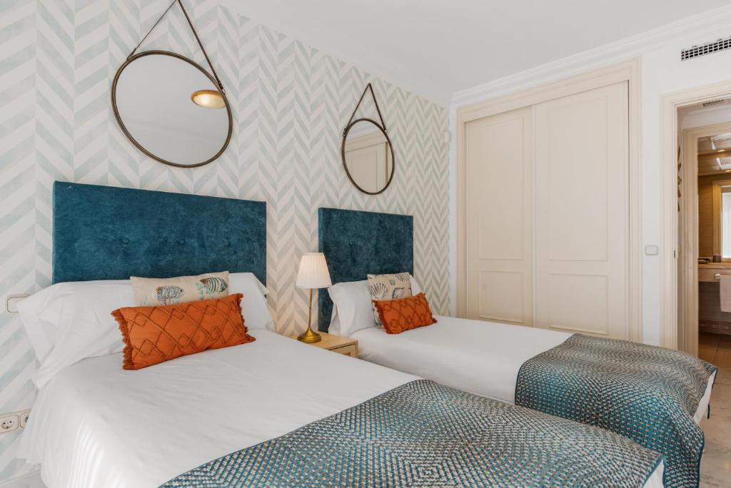 A bed or beds in a room at 3 br apartment in top location