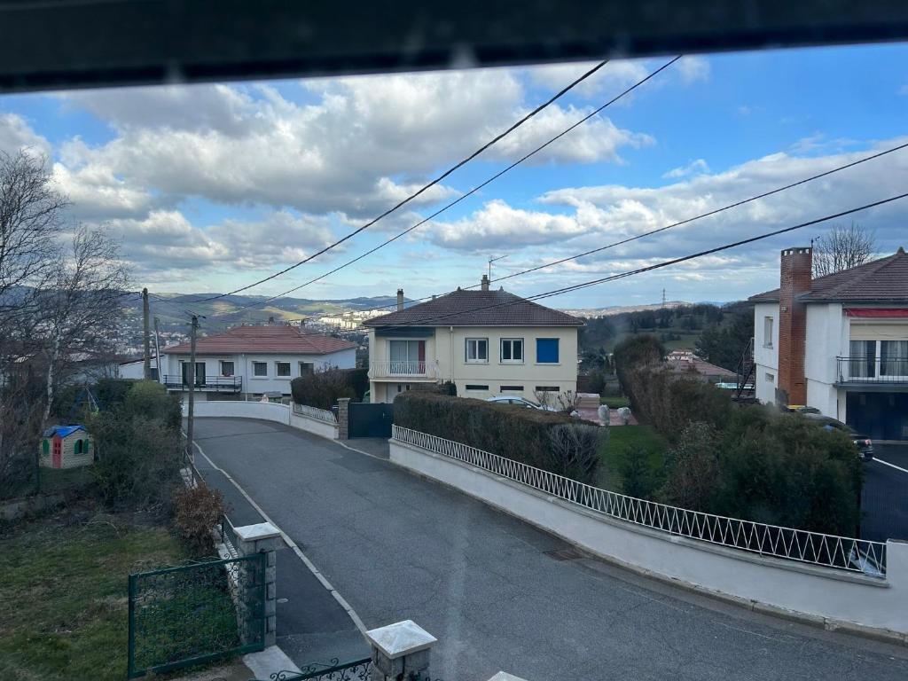 Zdjęcie z galerii obiektu Chambre privée dans villa w mieście Saint-Étienne