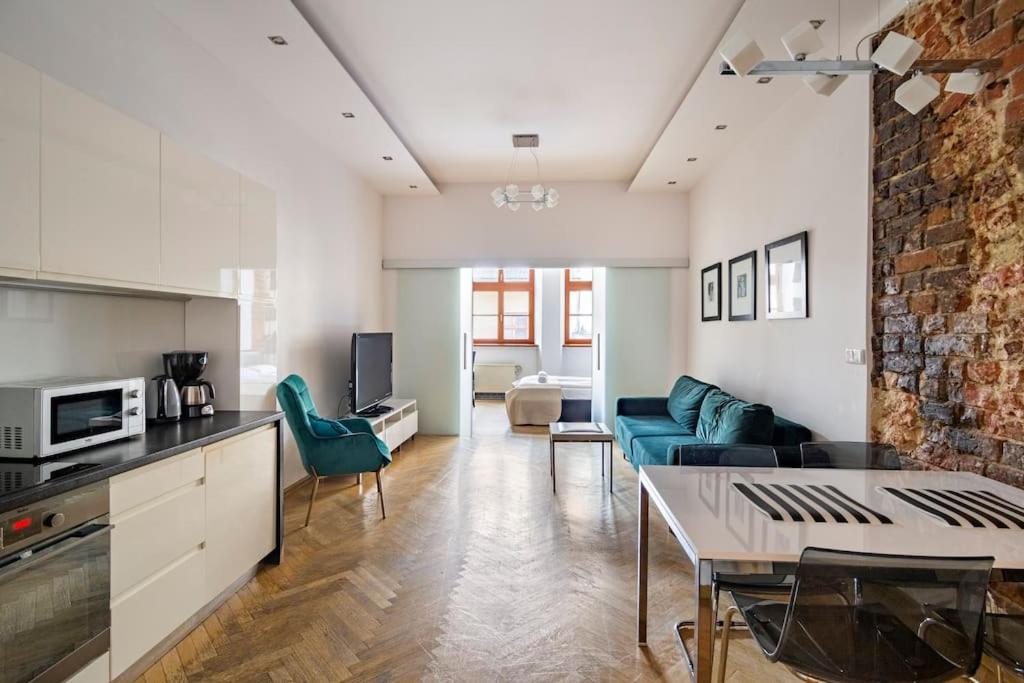 Kuchyňa alebo kuchynka v ubytovaní Floriańska Glamour Apartments