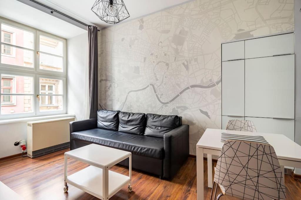 Posedenie v ubytovaní Floriańska Glamour Apartments