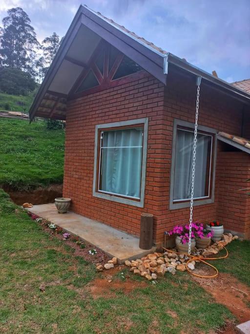 O edifício em que o chalé alpino se localiza