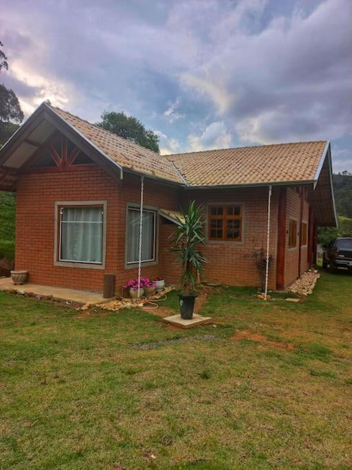 O edifício em que o chalé alpino se localiza