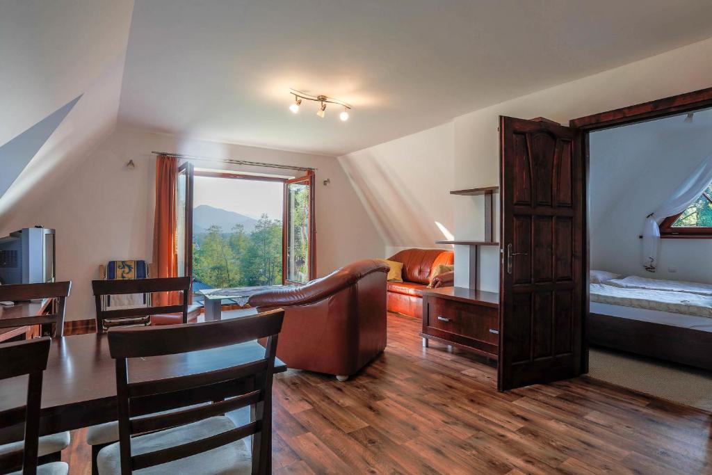 Posedenie v ubytovaní Sykowny Dworek Apartamenty