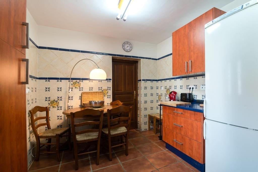 Kuchyň nebo kuchyňský kout v ubytování Chalet El Ñeru