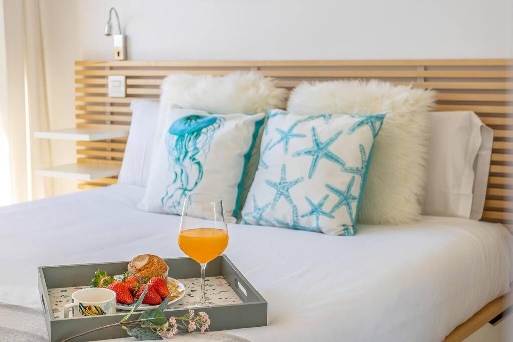 Posteľ alebo postele v izbe v ubytovaní OleHolidays 535 Romana Playa con vistas al mar