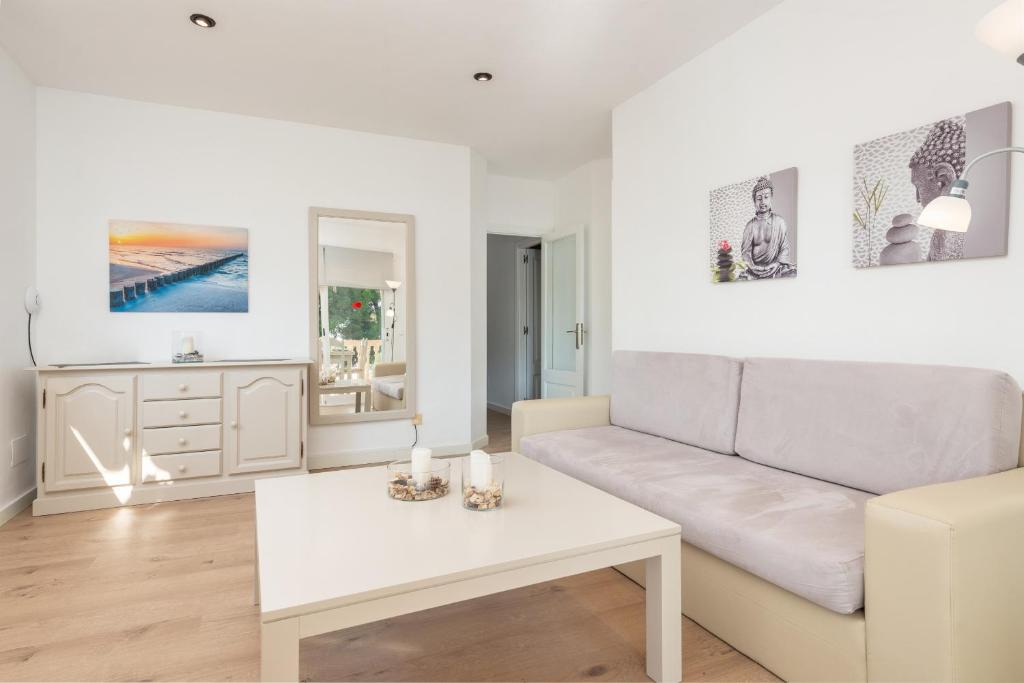 Posedenie v ubytovaní Apartment Countess Attic 2-3, Sun of the Bay Vidalba 3, at Alcudia Beach