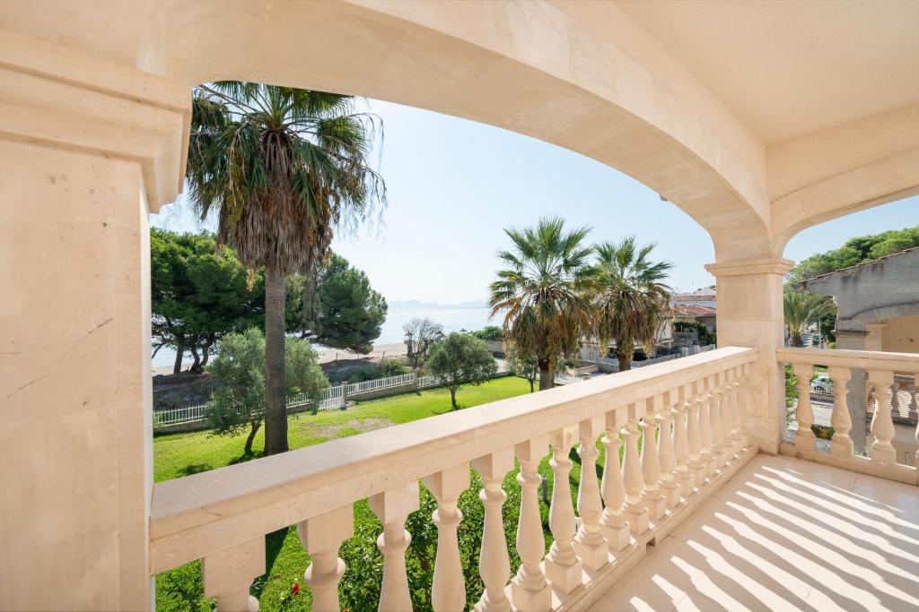 Balkón alebo terasa v ubytovaní Apartment Countess Attic 2-3, Sun of the Bay Vidalba 3, at Alcudia Beach