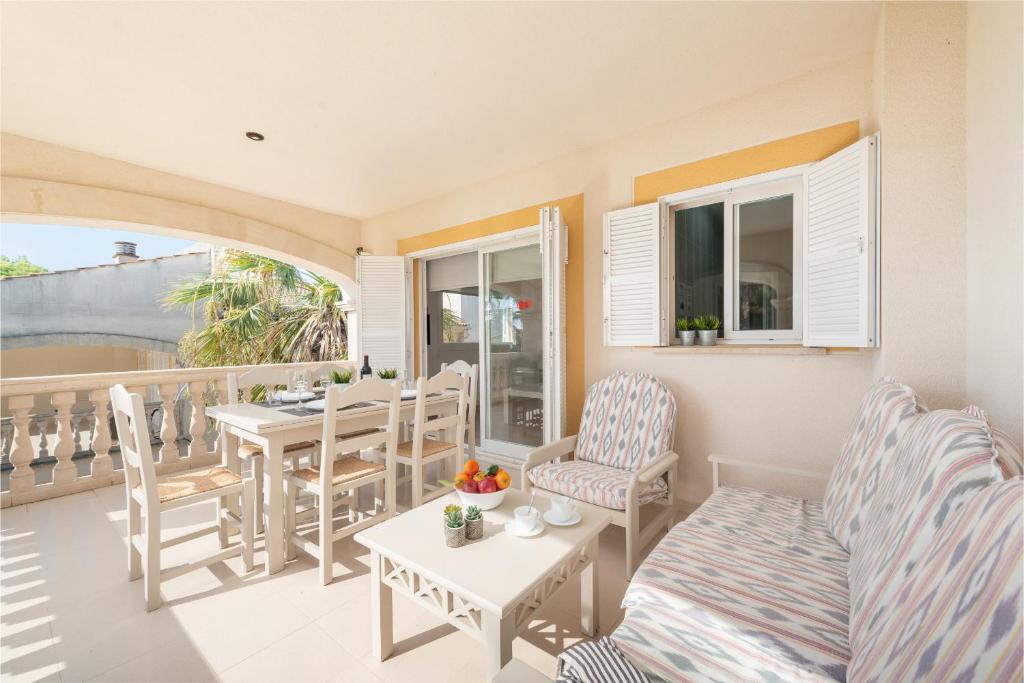 Posedenie v ubytovaní Apartment Countess Attic 2-3, Sun of the Bay Vidalba 3, at Alcudia Beach