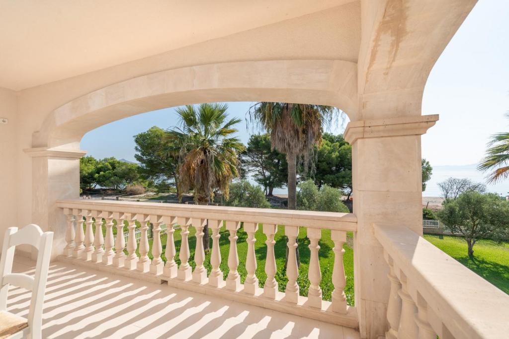 Balkón alebo terasa v ubytovaní Apartment Countess Attic 2-3, Sun of the Bay Vidalba 3, at Alcudia Beach