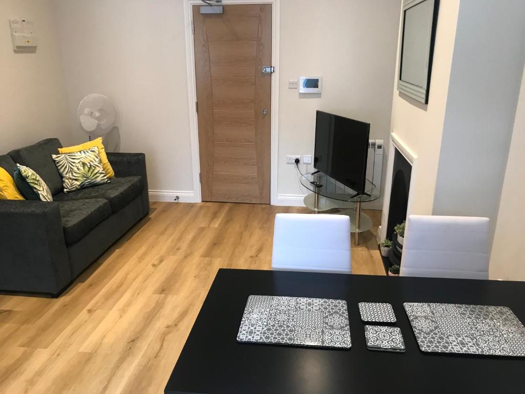 Heart of Henley 1 & 2 Bedroom Apartments - Standard Apartment