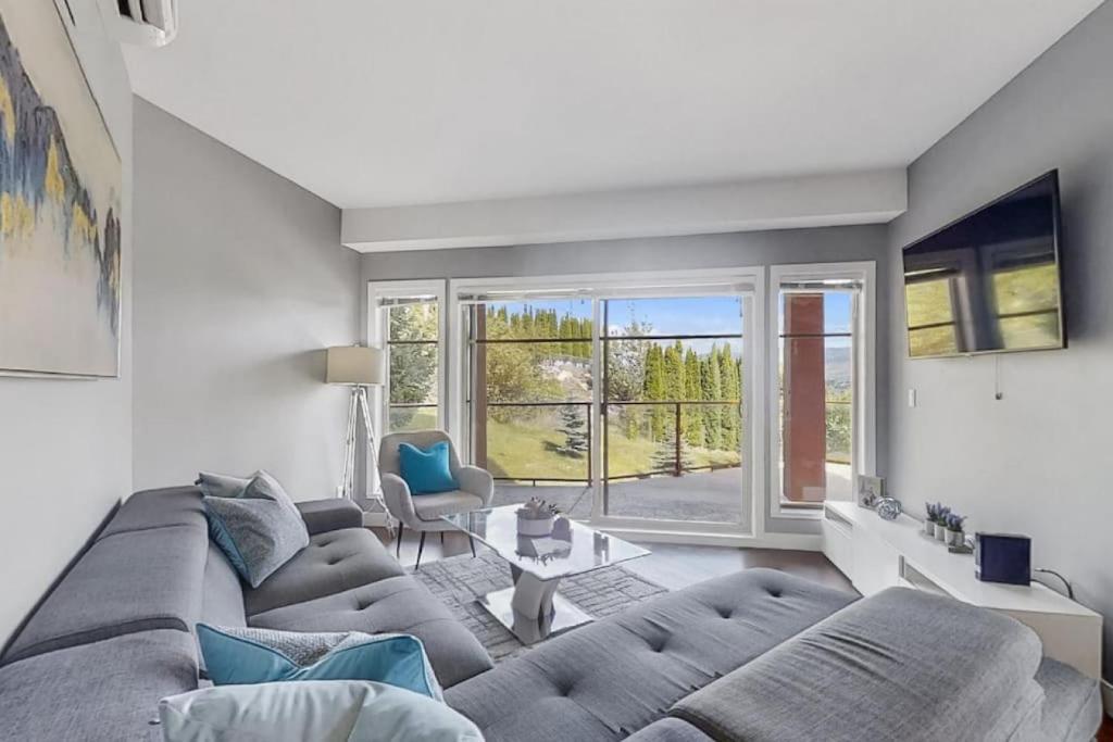 Χώρος καθιστικού στο Luxury Getaway at Copper Sky 104