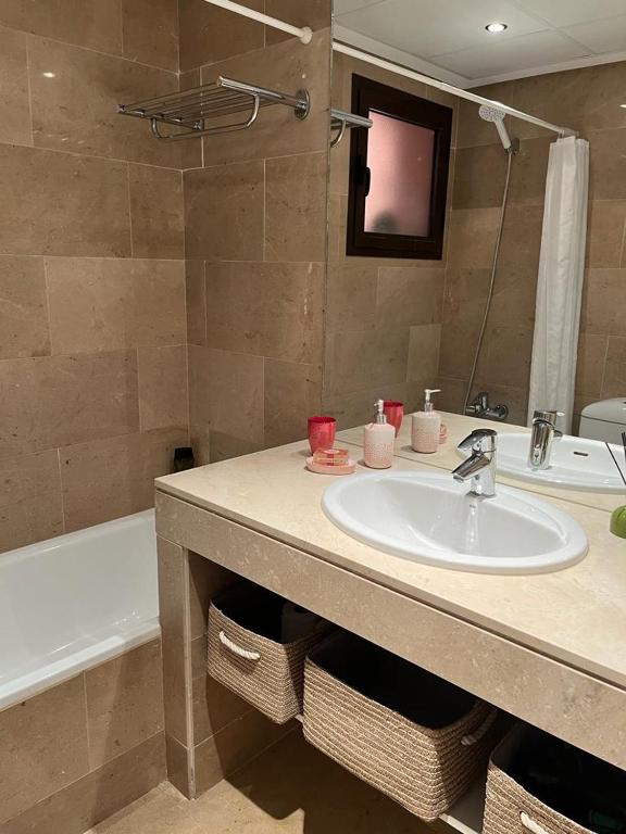 Koupelna v ubytování Flamingo Apartment Coto Real La Duquesa