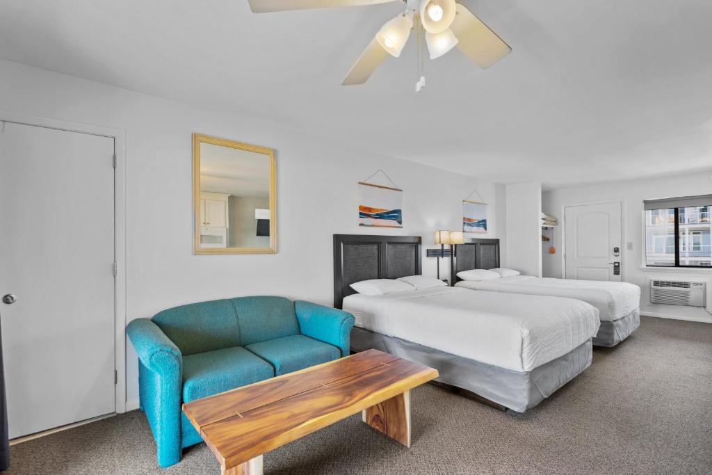 The Beach House - Queen Room With Two Queen Beds