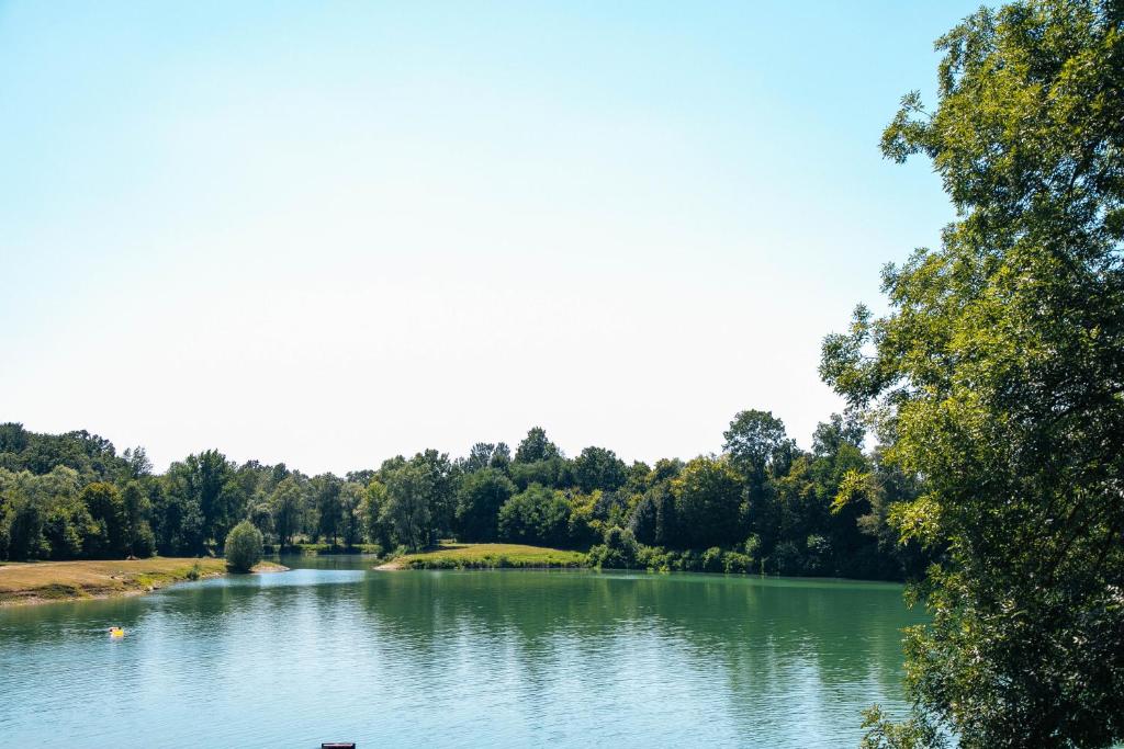 Jezero Laminci - Housity