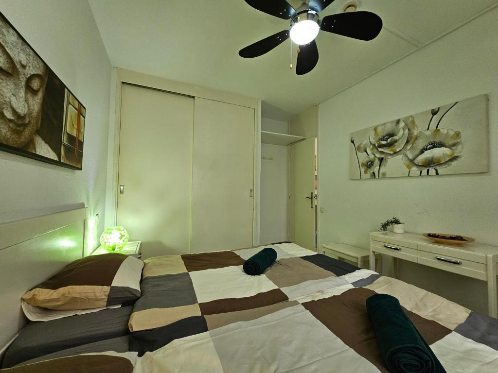 Postel nebo postele na pokoji v ubytování Casa Palmera 3 only 150 metres to the beach, heated pool, Wifi, SAT-TV, balcony