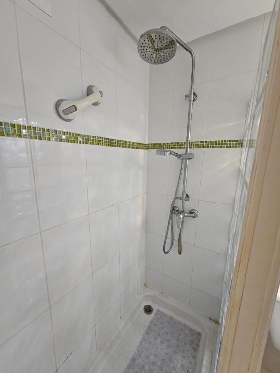 Koupelna v ubytování Casa Palmera 3 only 150 metres to the beach, heated pool, Wifi, SAT-TV, balcony