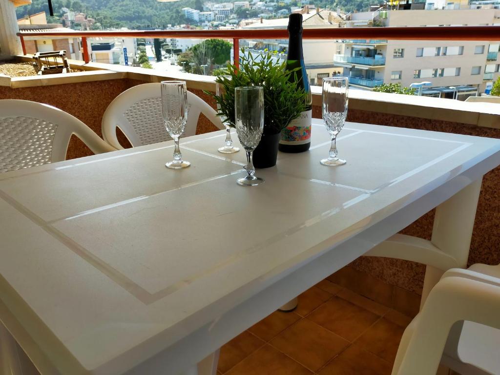 Reštaurácia alebo iné gastronomické zariadenie v ubytovaní Apartament Géminis wifi parking free