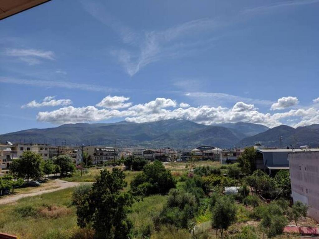 Fotografia z galérie ubytovania Sunny apartment with mountain view v destinácii Patra