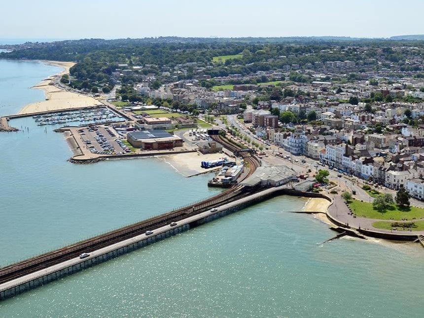Fotografie z fotogalerie ubytování Palmer House Apartment v destinaci Ryde