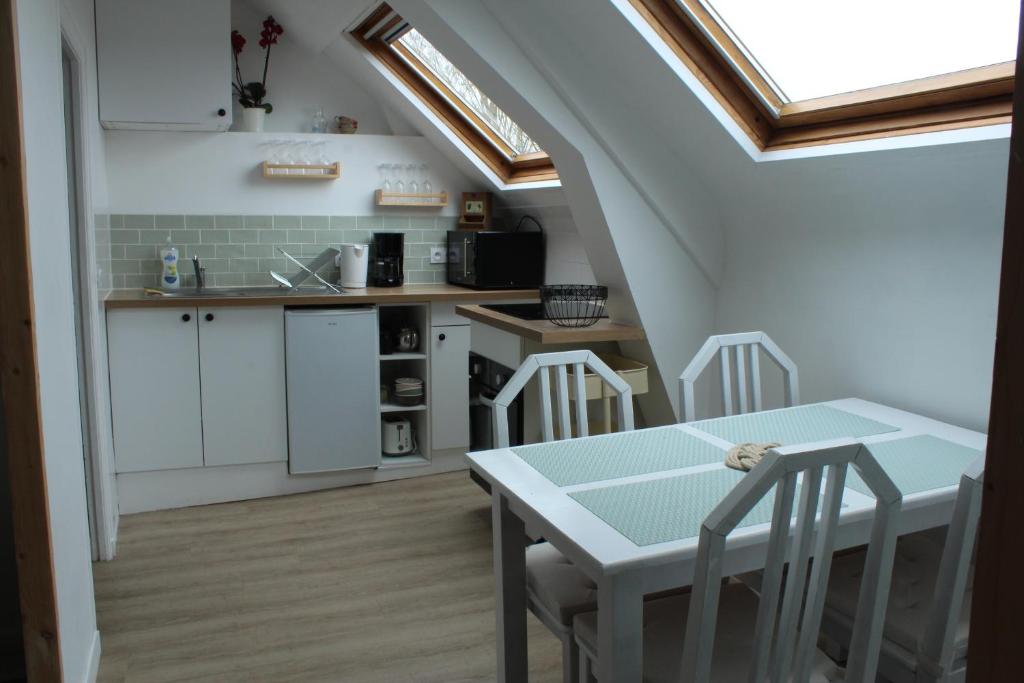 Η κουζίνα ή μικρή κουζίνα στο Appartement pratique et cosy