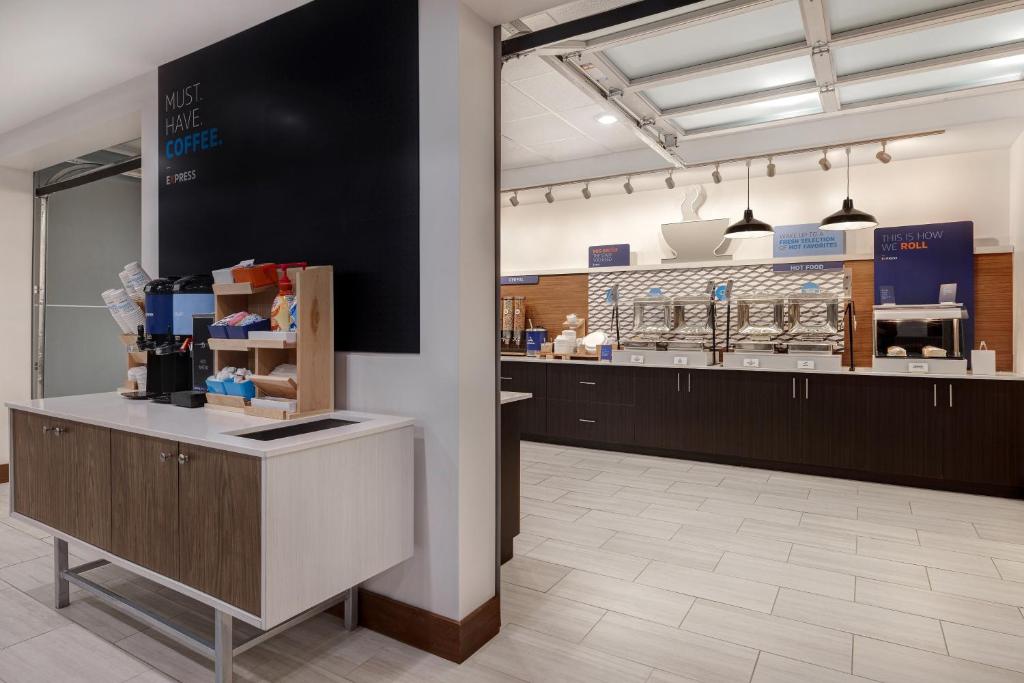 Holiday Inn Express & Suites - Brighton by IHG photo