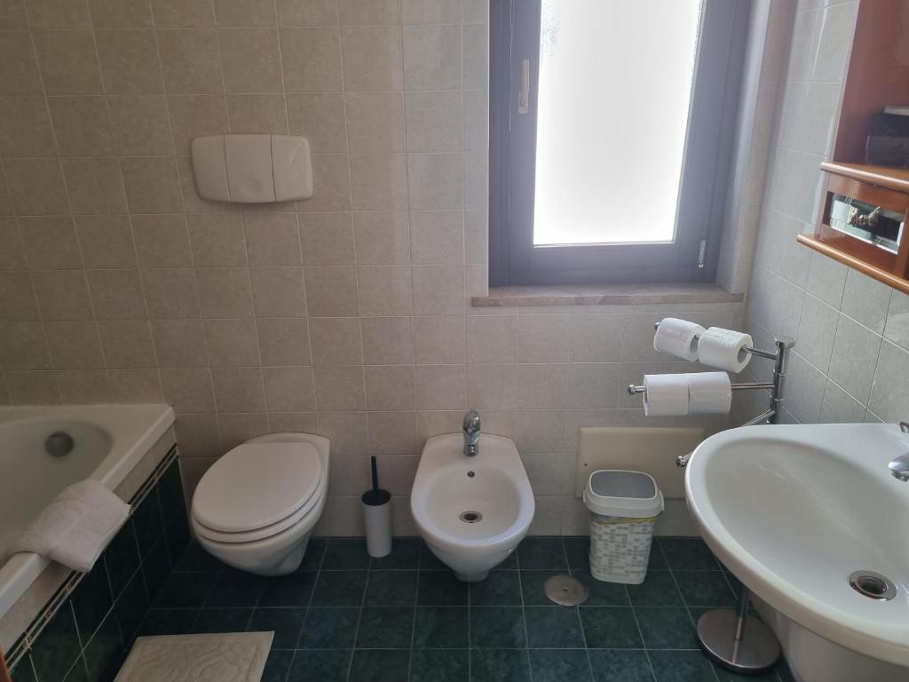 A bathroom at Via Pasquale Testa